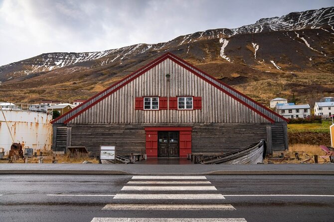 1-Hour Siglufjörður Stroll - Starting beside the main square