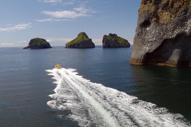 1-Hour Small Group Sightseeing Boat Tour in Vestmannaeyjar - Sea caves, seabirds, and the famous elephant rock