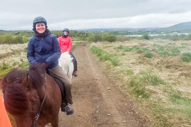2 hours Private Horse Riding to Lake Hafravatn, Reykjavík - Mos - The guides and the personal touch