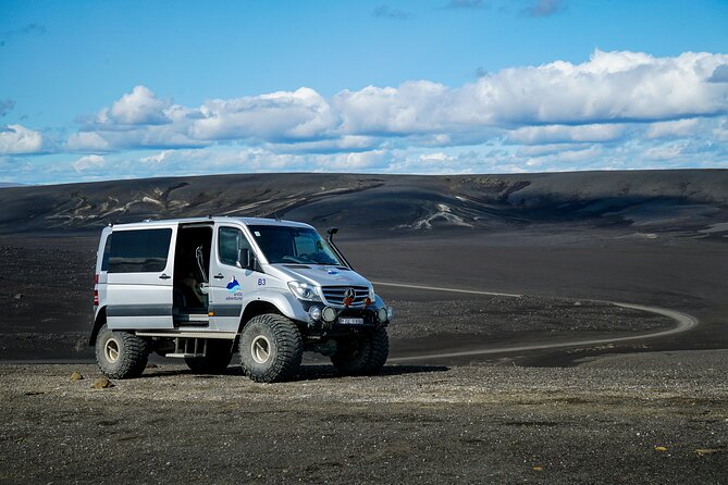 3-Day Icelandic Highlands, Háifoss & Grænihryggur Hiking Tour - Day one: crater lakes and the road to Landmannalaugar