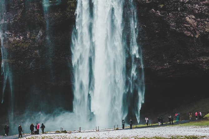 6-Day Minibus Tour Around Iceland from Reykjavik - Day 3: Icebergs, Diamond Beach, and Vatnajökull