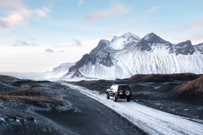 6-day Ultimate Iceland Tour: Photography and Northern Lights - Day 1: Reykjanes volcanoes, cliffs, and steaming ground