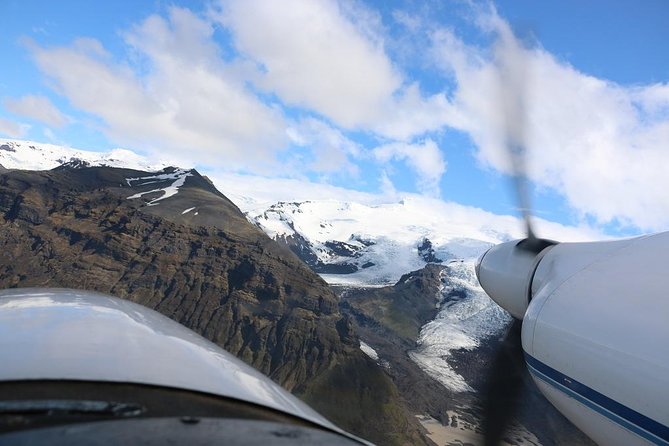 Airplane Flight over Vatnajökull Volcanic Eruption Sites - The route, volcanic sites, and winding rivers