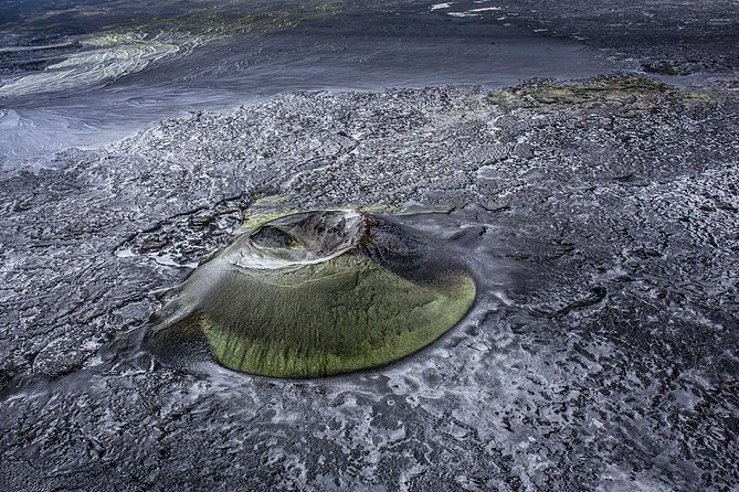 Airplane Sightseeing flight over Laki craters and highland - Why seeing Iceland from the air changes the picture