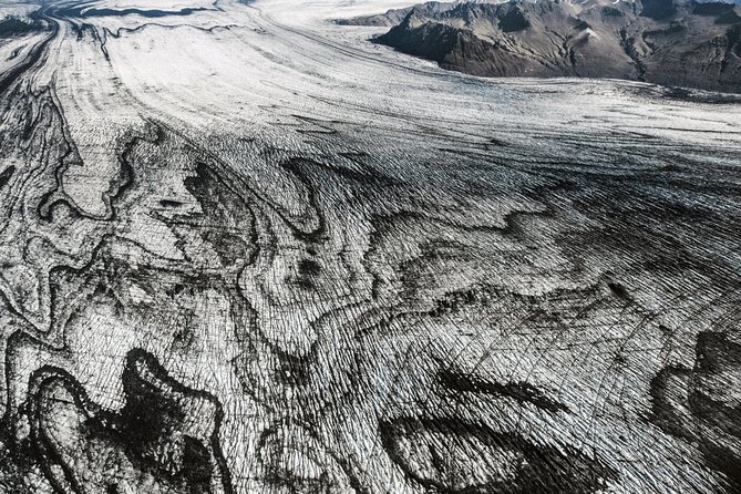 Airplane Sightseeing flight over Laki craters and highland - Weather is part of the decision