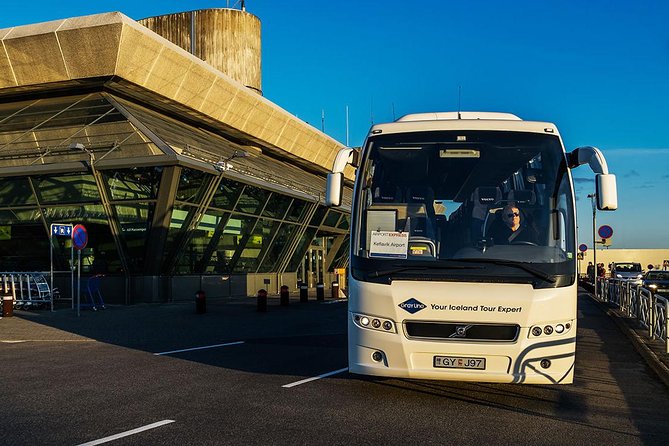 Airport Express Shared Arrival Transfer from Keflavik Airport to Reykjavik City - Finding the Gray Line desk after customs