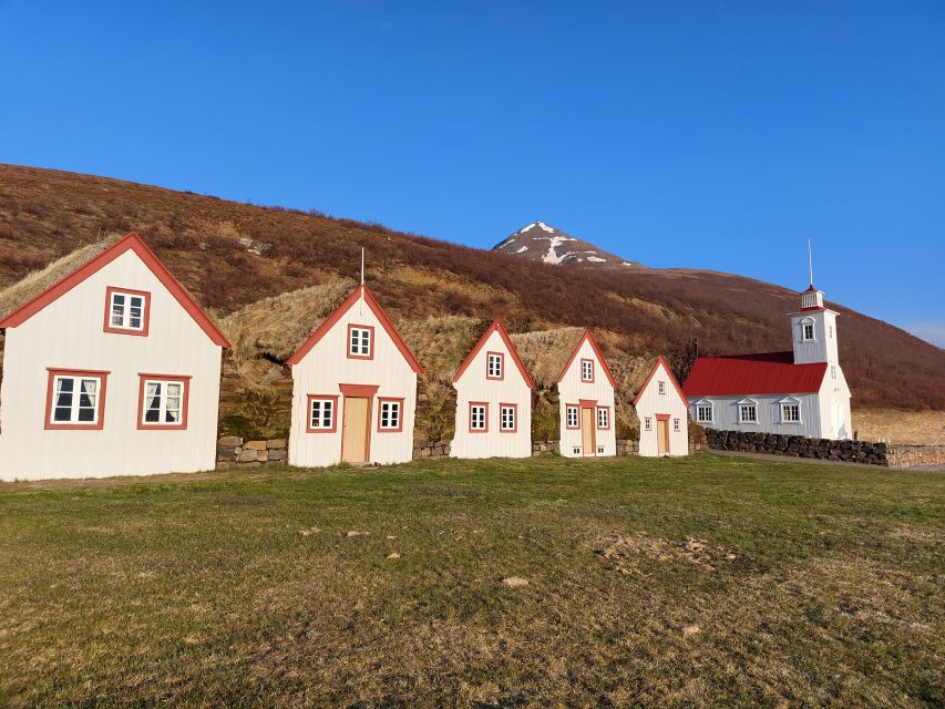 Akureyri: Goðafoss, Laufas & The Christmas House Combo Tour - The guides can make the bus rides count