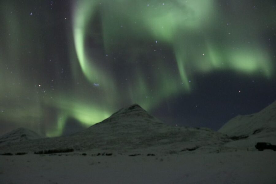 Akureyri: Hunt for the Northern Lights Photography Tour - Photography help for beginners