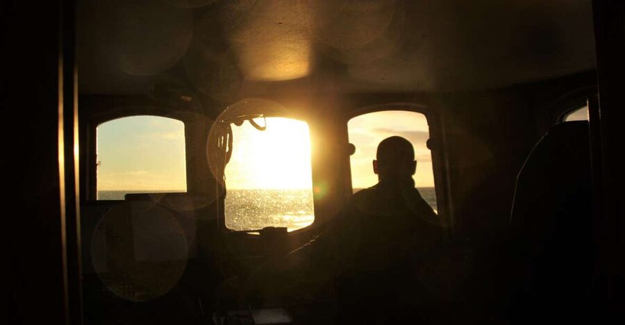 Akureyri: Whale Watching in the Midnight Sun - A fast boat with several ways to watch