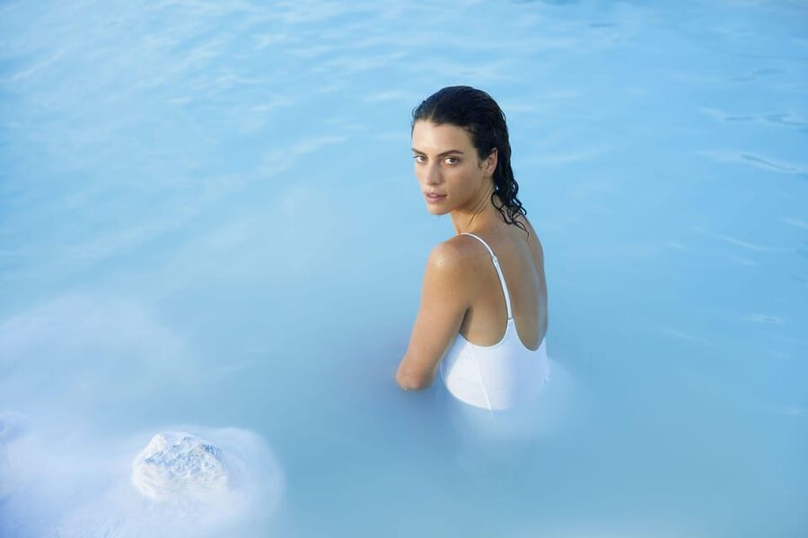 Blue Lagoon: Premium Admission with Drinks and Face Masks - Walking through the lava corridor