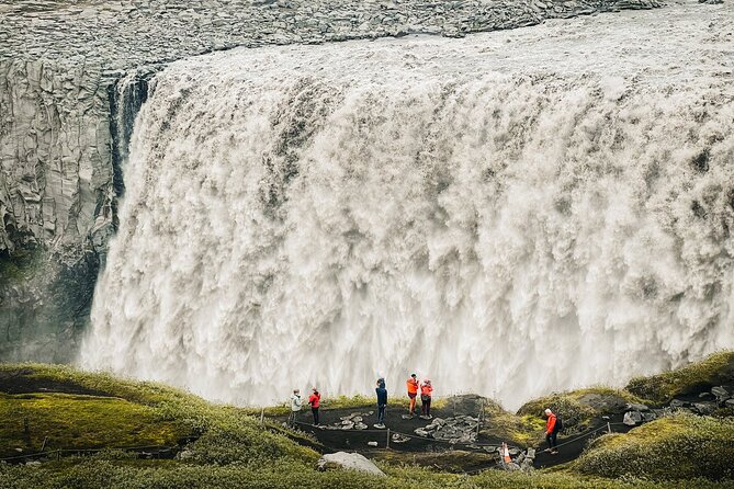 Cruise Tour Godafoss and Myvatn Lake and Dettifoss Small Group - Grjótagjá brings tectonic plates and hot water together