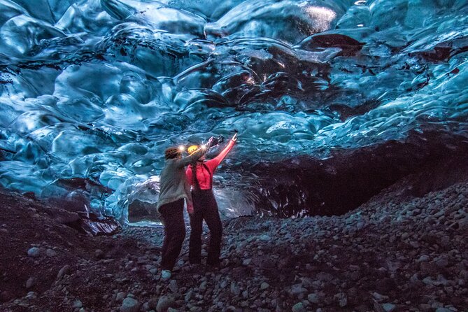 Crystal Ice Cave & Super Jeep Tour from Jökulsárlón - Meeting at Jökulsárlón and finding the right vehicle