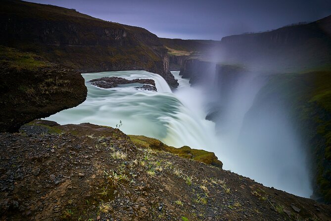 Day Trip to the Golden Circle and Hot spring Geyser by 4WD Jeep from Reykjavik - Þingvellir: walk between two tectonic plates