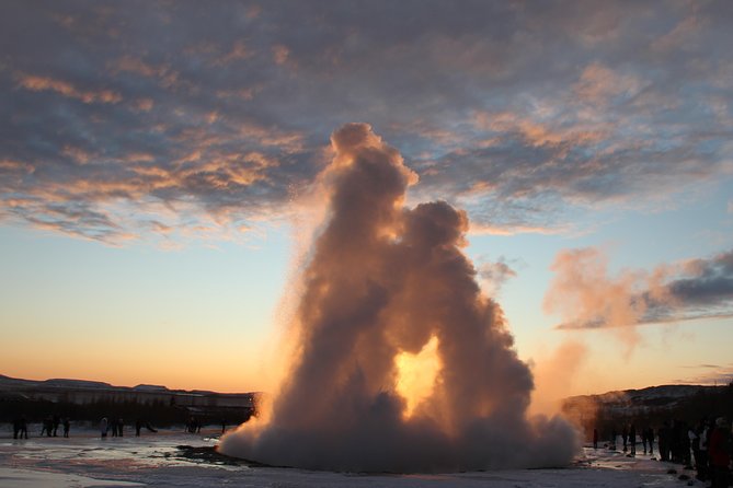 Day Trip to the Golden Circle and Hot spring Geyser by 4WD Jeep from Reykjavik - Timing, food, and practical details