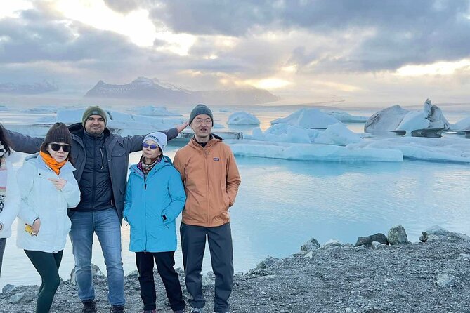 Diamond Beach & Jökulsárlón Floating Glacier Guided Day Tour - Who should book this tour?