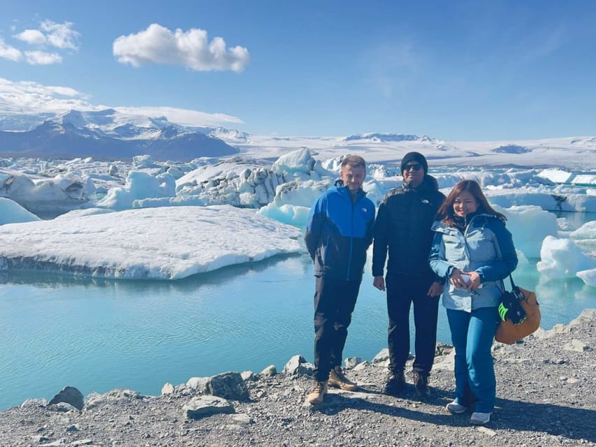 Diamond Beach & Jökulsárlón Glacier Exclusive Day Tour - The long road from Reykjavík