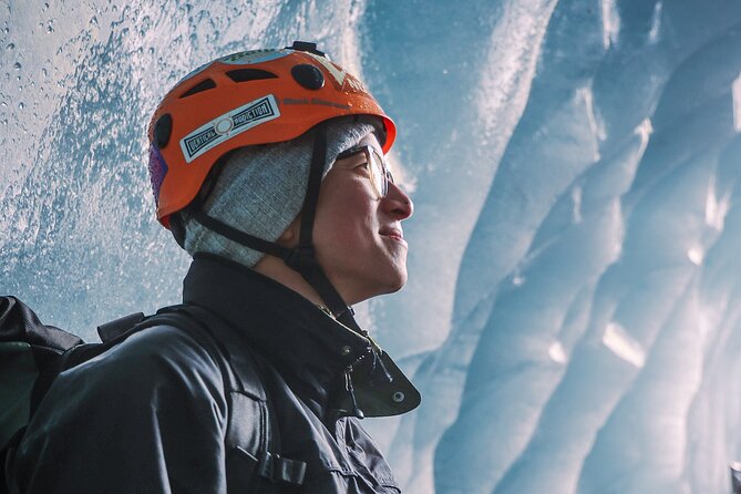Early Bird Ice Cave with 3 Professional Photos - What makes the Falljökull ice cave special