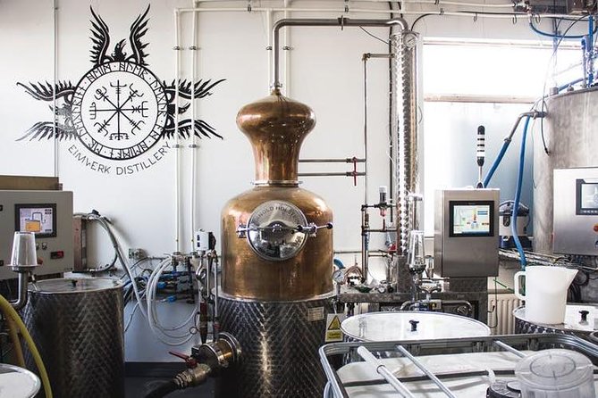 Eimverk Distillery Visit - The guide is part of the experience