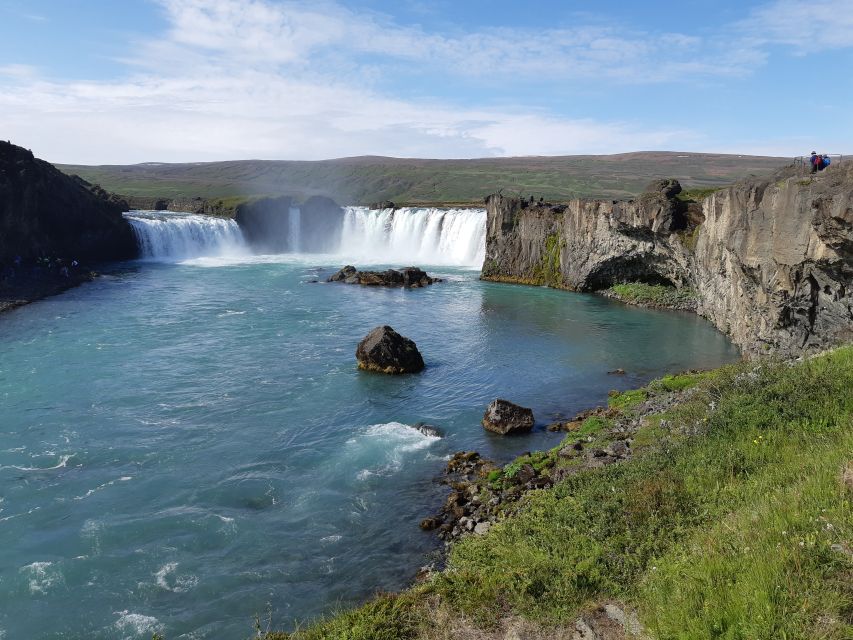 From Akureyri: Godafoss and Lake Myvatn - Grjótagjá and the ground between continents