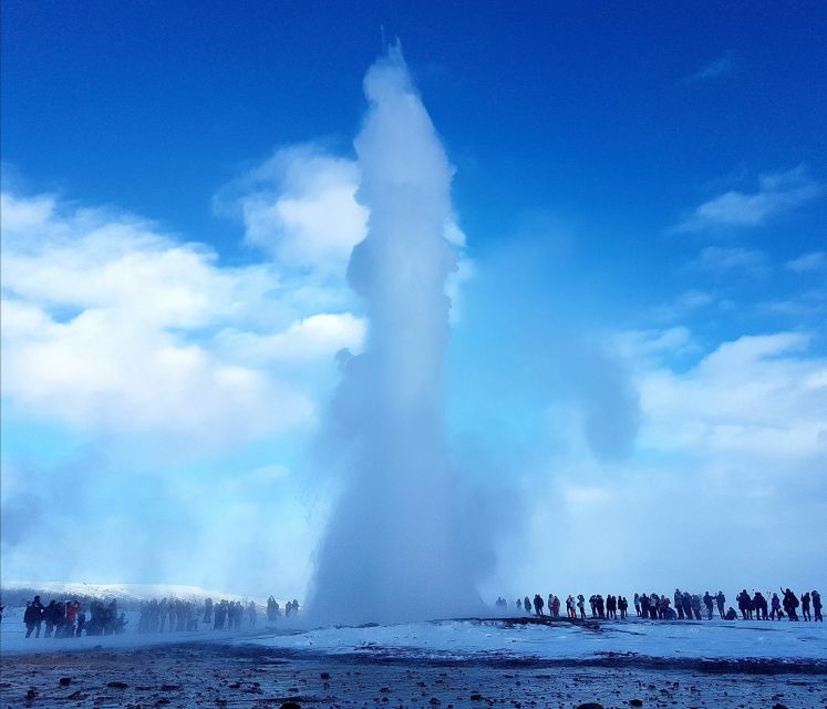 From Reykjavik: 3-Day South Coast Winter Tour with Ice Cave - Day one: Þingvellir, geysers, and a warm first night