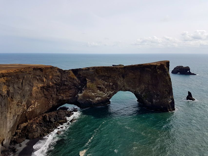 From Reykjavík: 4, 5, 6 or 7-Day Small-Group Ring Road Tour - Day 6: Seals, sea cliffs, and Kirkjufell