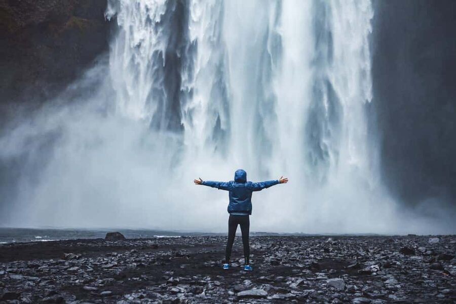From Reykjavík: Best of Iceland 6-Day Stopover Tour - What the optional Blue Lagoon day adds