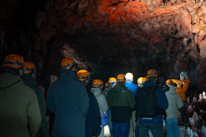 From Reykjavík: Evening Lava Tunnel Tour and Northern Lights Tour - Free photos and warm drinks add real value