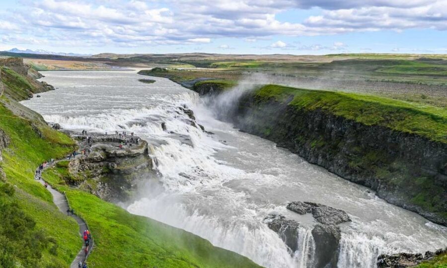 From Reykjavik: Full Day Whale Watching & Golden Circle Tour - Why this combined day works well from Reykjavík