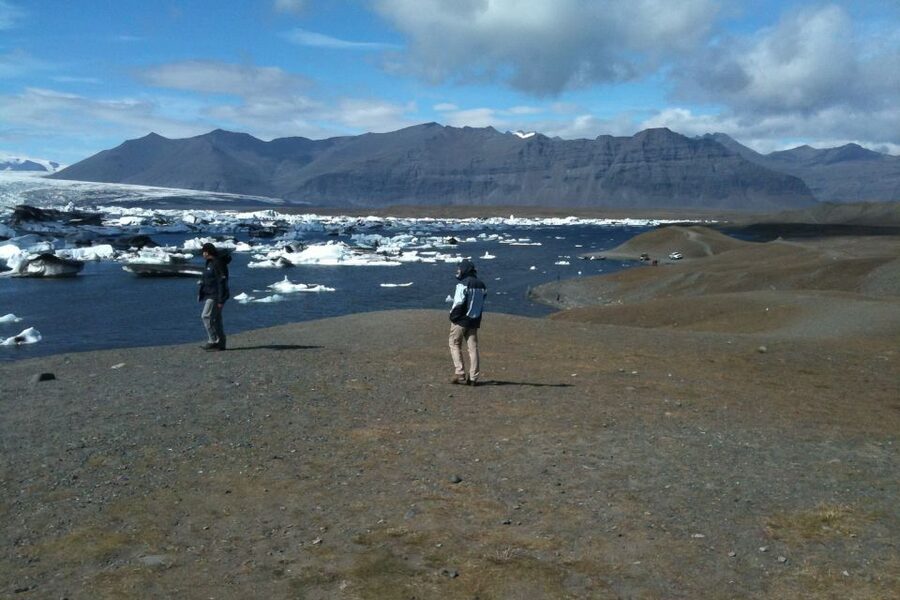 From Reykjavik: Glacier Lagoon Boat Ride, Diamond Beach Tour - What the coach day is really like