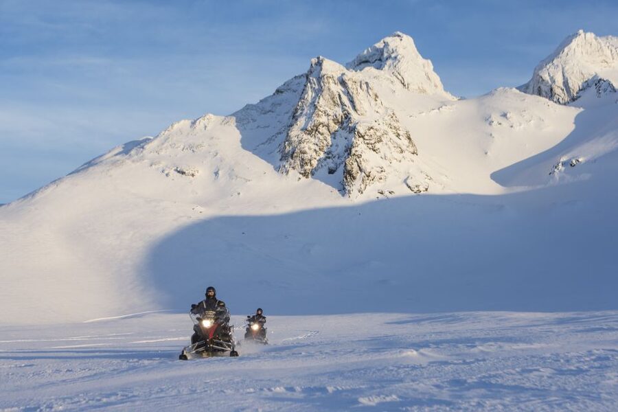 From Reykjavik: Golden Circle and Glacier Ice Cave Tour - The early ride to Thingvellir National Park