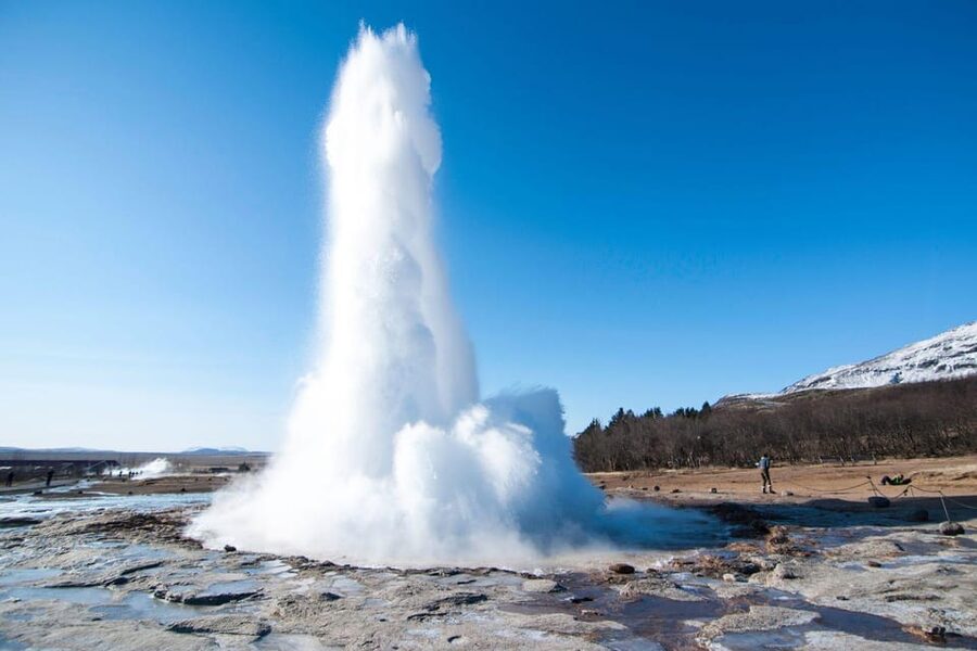 From Reykjavik: Golden Circle and Snowmobiling Tour - Transport, group size, and the long day