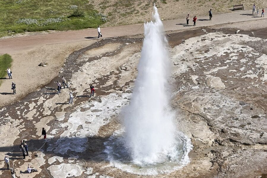 From Reykjavik: Golden Circle Full-Day Tour - What the guides add to the experience