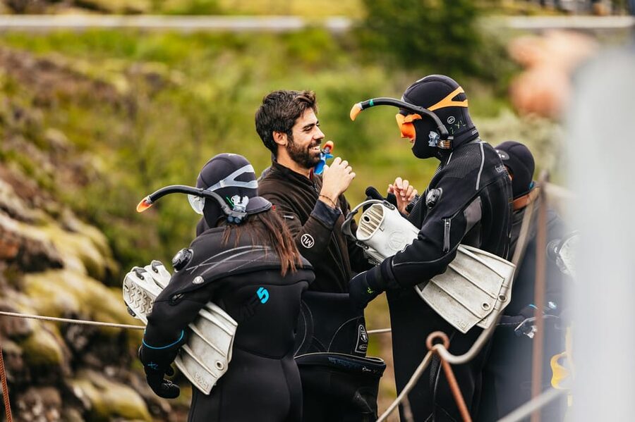 From Reykjavík: Golden Circle Tour and Silfra Snorkeling - Þingvellir National Park and the split earth