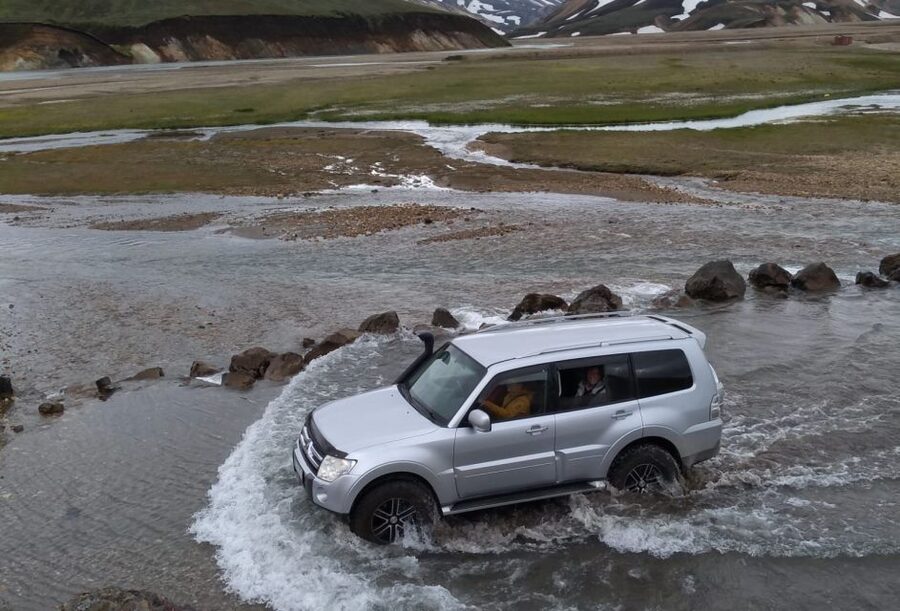 From Reykjavik: Highlands Jeep Tour & Landmannalaugar Hike - Meeting at Hallgrimskirkja and settling in for 14 hours