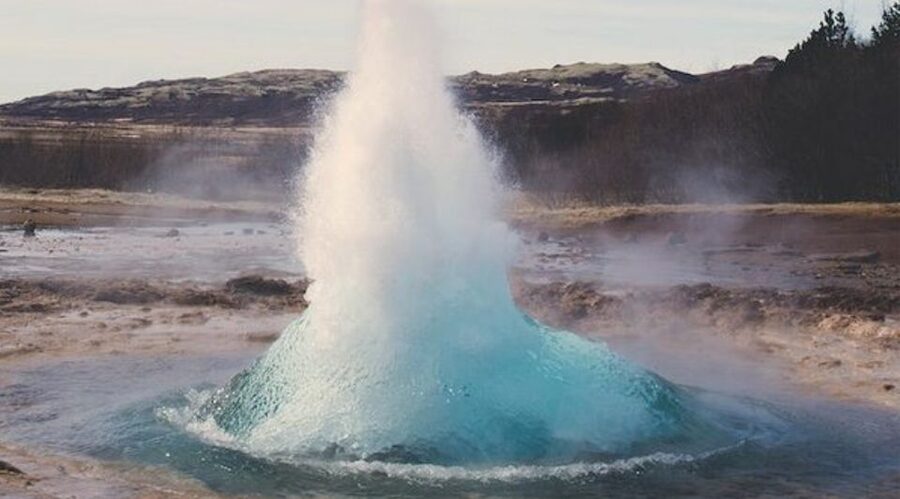 From Reykjavik: Private Golden Circle Tour in Iceland - What the private vehicle and guide add