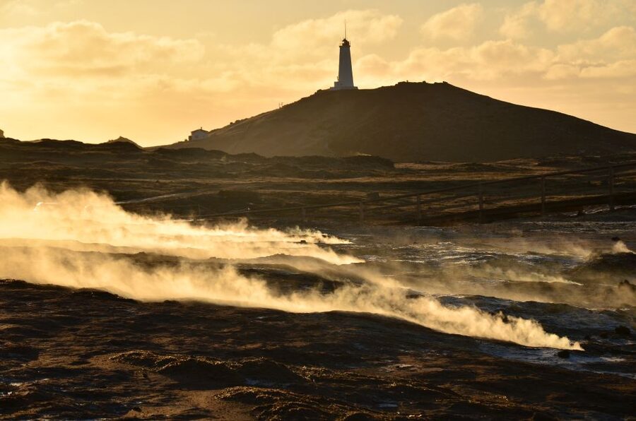 From Reykjavik: Reykjanes Geopark Tour & Airport Transfer - Why Reykjanes feels different from the Golden Circle