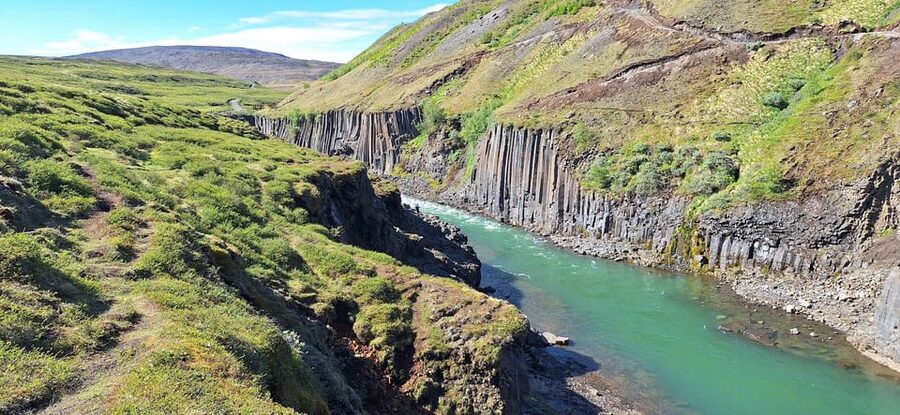 From Seyðisfjörður Port: Stuðlagil Canyon and Reindeer Park - The walk to the canyon and the optional descent