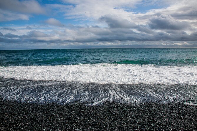 Full Day South Coast to Vík - Guided Tour - What the guide adds to the drive