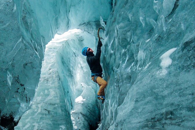 Glacier Adventure at Sólheimajökull Private Tour - The guide makes a practical difference