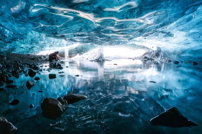 Glacier and Ice Cave Private Photoshoot - 15 Shot Photo Package - Clothing, fitness, and age limits