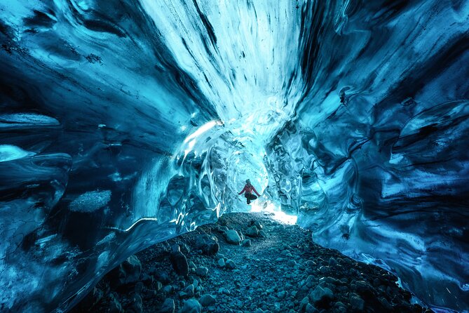 Glacier and Ice Cave Private Photoshoot - 15 Shot Photo Package - Inside several natural ice caves