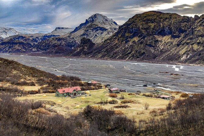Glacier Express Jeep & Hiking Tour - Local Icelandic Guide - Local guides who make the walk more than a technical exercise
