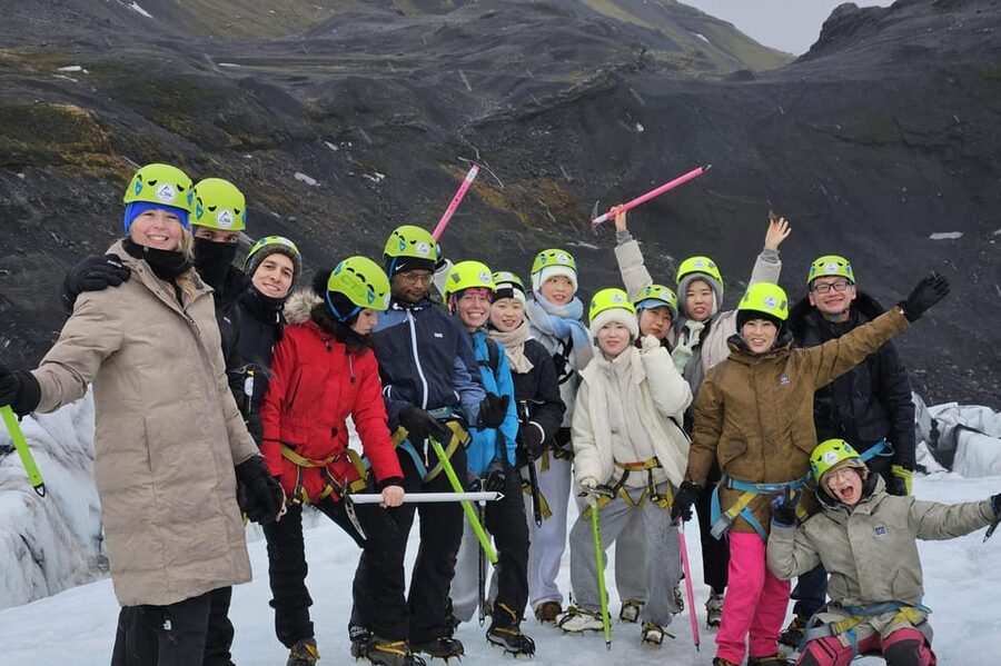Glacier Hike Experience on Sólheimajökull - Meet on location - Who should book this glacier walk