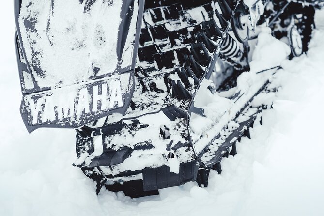 Glacier Rush – Fast pace snowmobile - SnoMo Glacier - Guides who shape the day