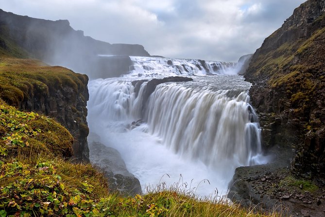 Golden Circle Day Tour in Mini Bus from Reykjavik with Fridheimar Tomato Farm - The minibus, pickup, and group size