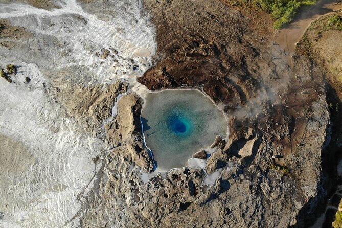 Golden Circle, Glacier & Northern Lights/Midnight sun / guided private tour - Timing, clothing, and practical planning