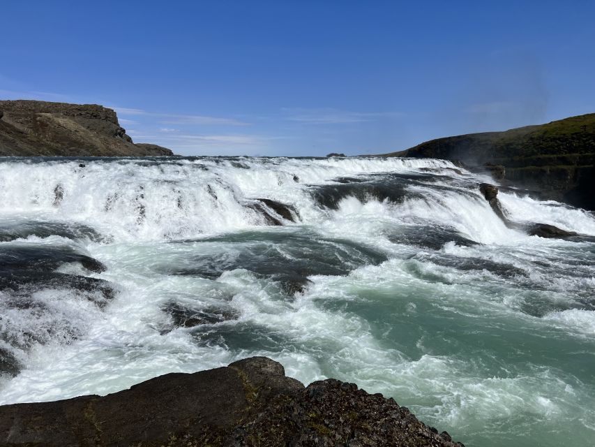 Golden circle, hot spring bakery, tomato farm private tour - A friendly stop with Icelandic horses