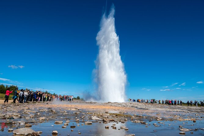 Golden Circle & Northern Lights Tour from Reykjavik - A short stop in Hveragerði