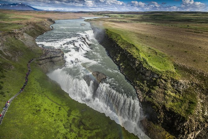 Golden Circle Tour Including Blue Lagoon Admission from Reykjavik - What the guide adds to the Golden Circle