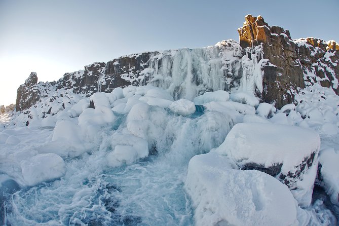 Golden Circle with extra G - The extra volcanic cave question